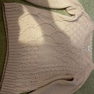 Has a little rip that can be Sewn easily